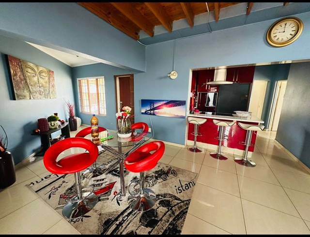 2 BEDROOM TOWNHOUSE FOR SALE IN MONDEOR